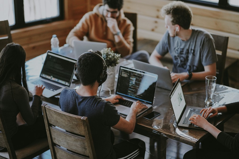 2xPush team collaborating on push infrastructure